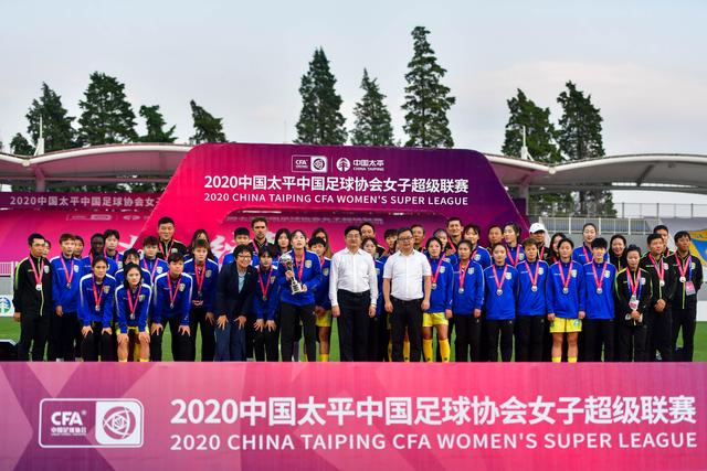 官方：拜仁博物馆设置凯恩专属展柜